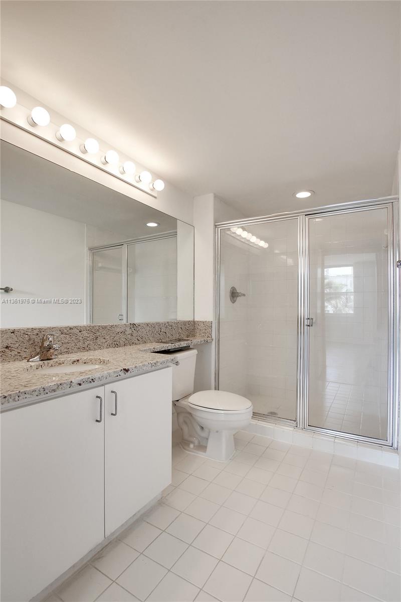 Yacht Club Brickell - Residential Lease