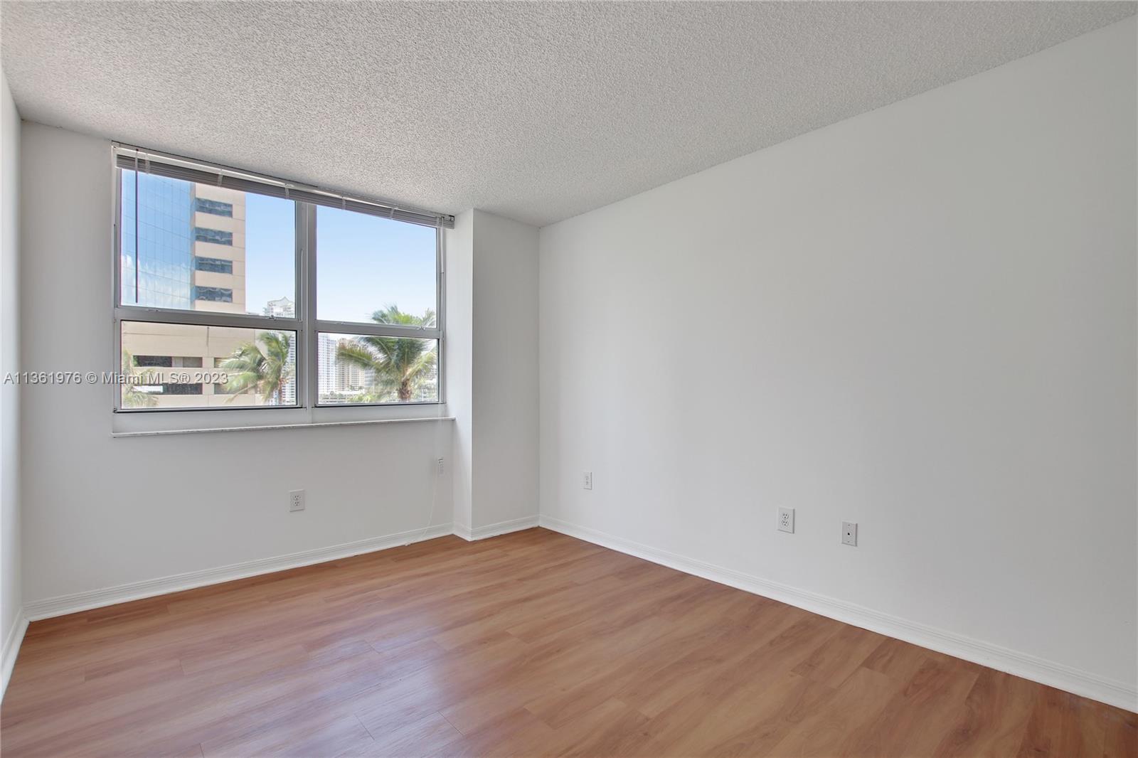 Yacht Club Brickell - Residential Lease
