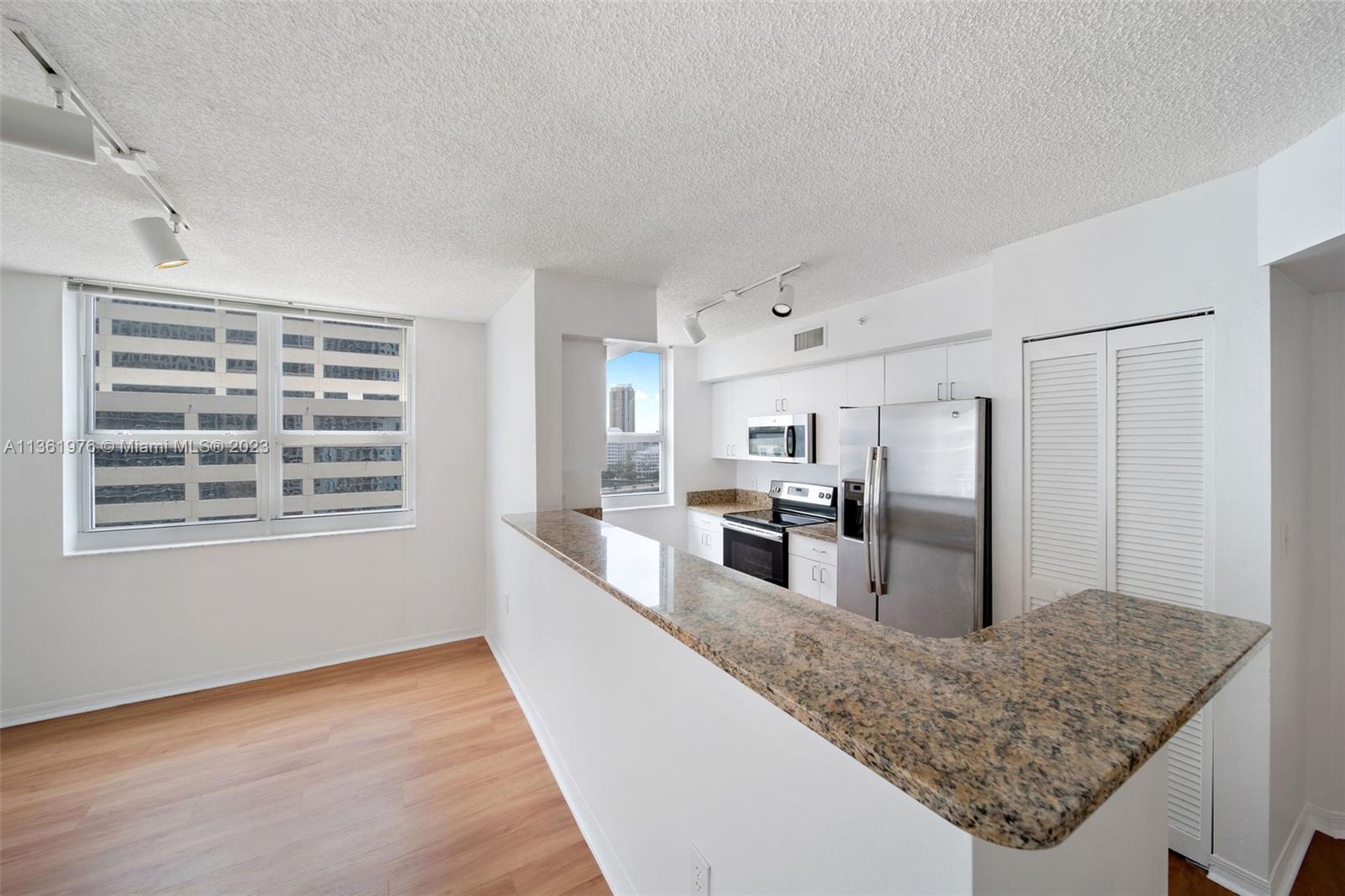 Yacht Club Brickell - Residential Lease