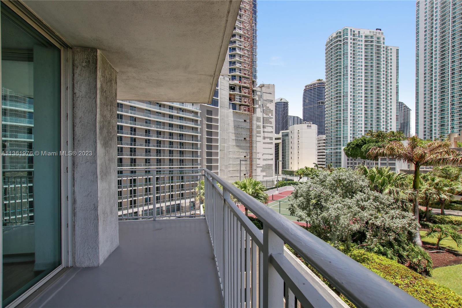 Yacht Club Brickell - Residential Lease