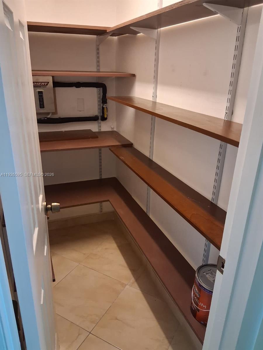 POINT EAST SEC III CONDO - Residential