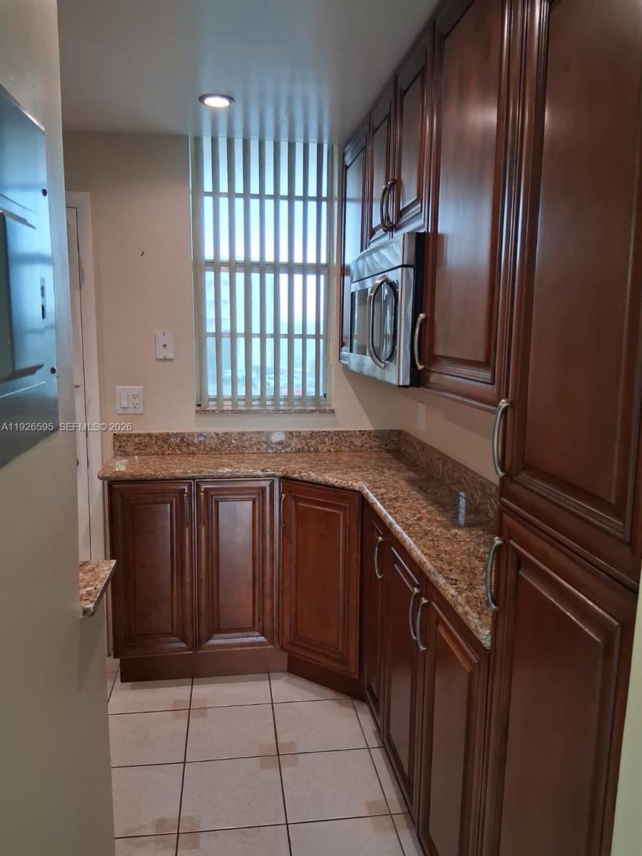 POINT EAST SEC III CONDO - Residential