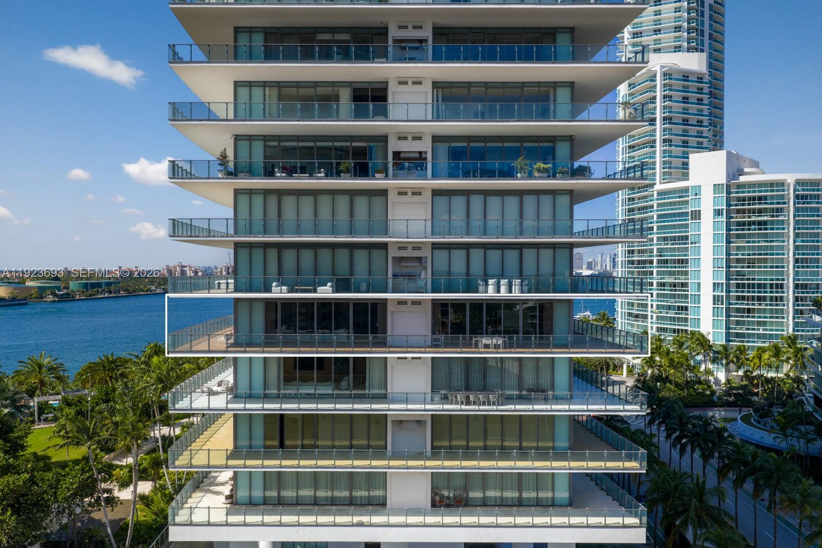 APOGEE CONDO - Residential