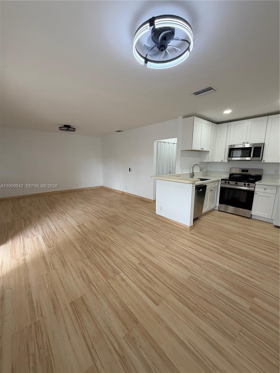 COUNTRY PARK CONDO - Residential Lease