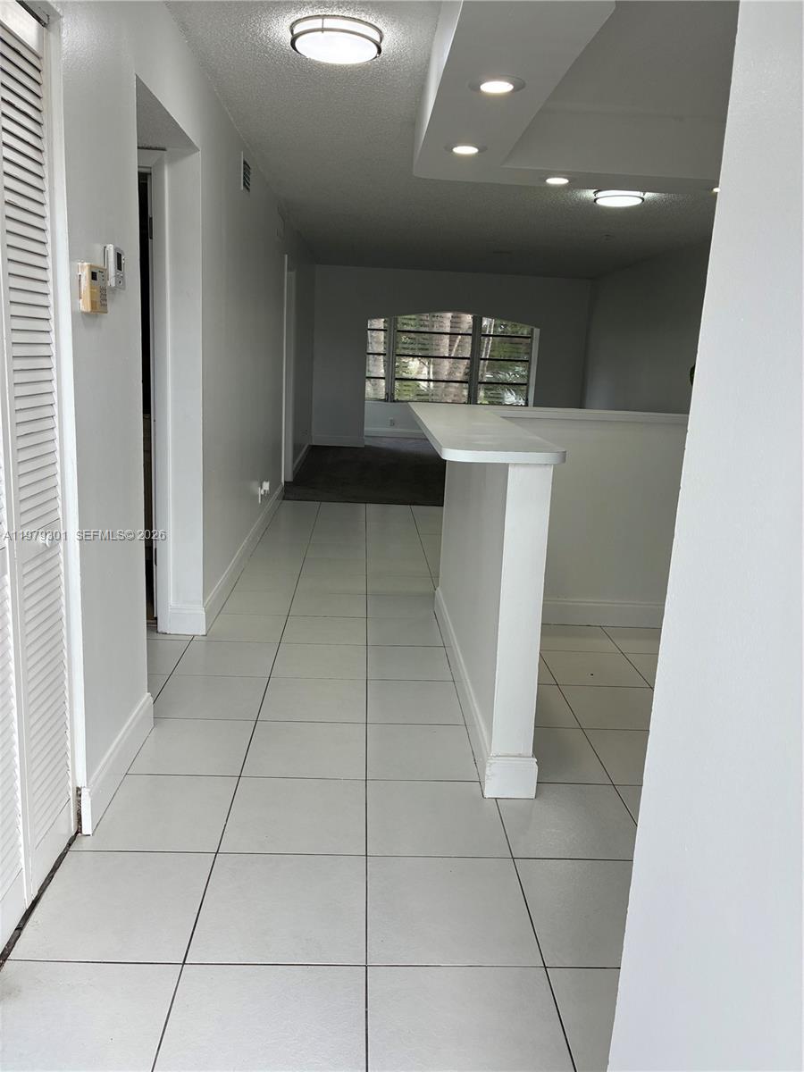 APPLEGREEN CONDO APTS 1 - Residential
