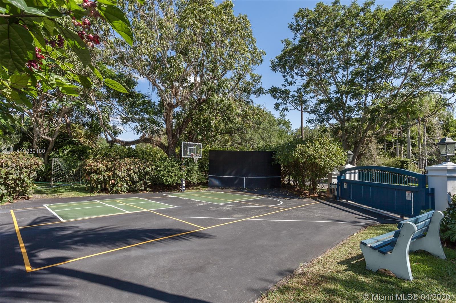 SNAPPER CREEK LAKES SUB - Residential