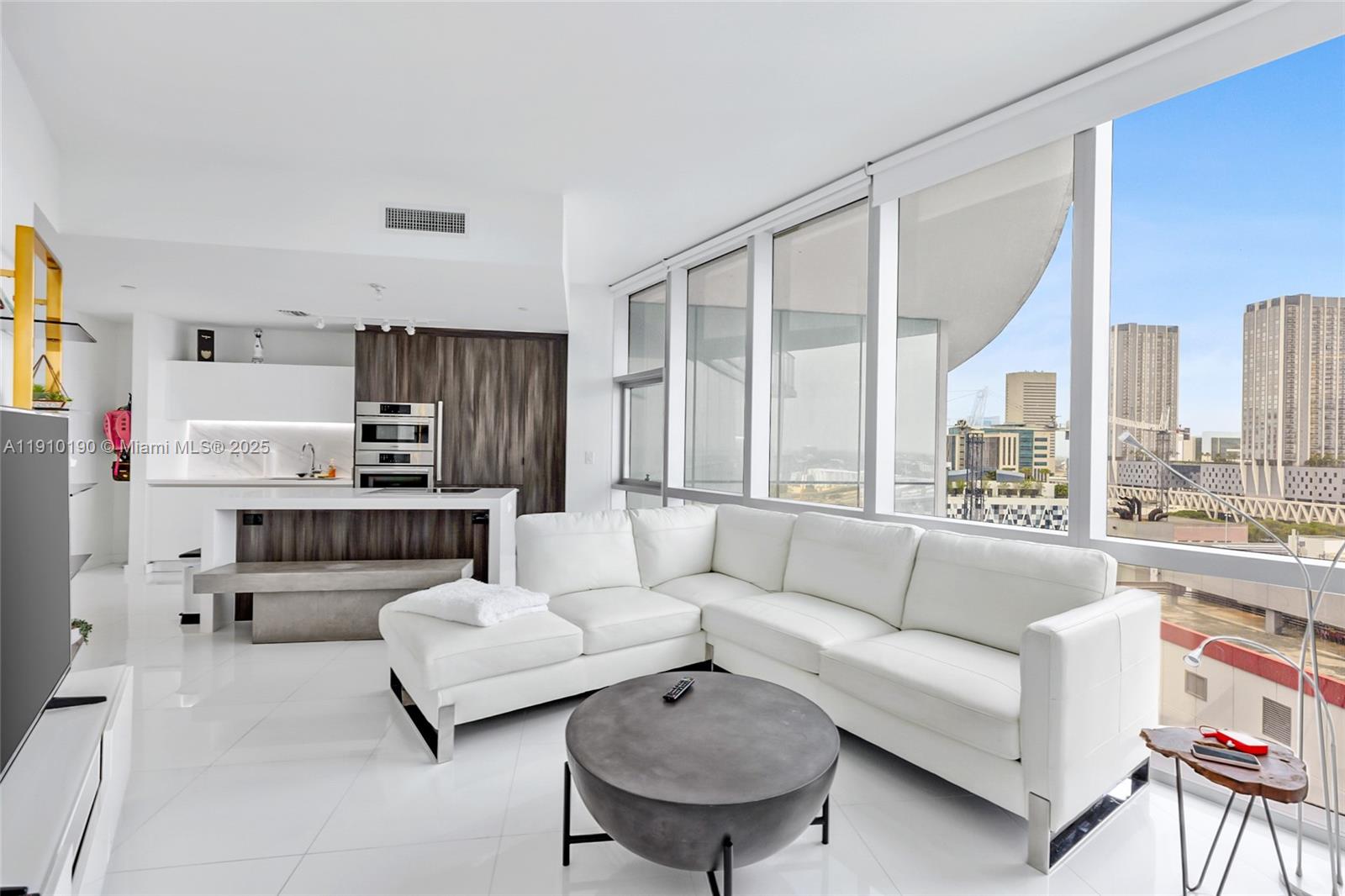 PARAMOUNT MIAMI WORLDCENT - Residential