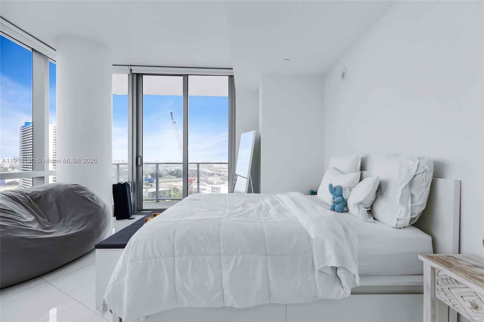 PARAMOUNT MIAMI WORLDCENT - Residential