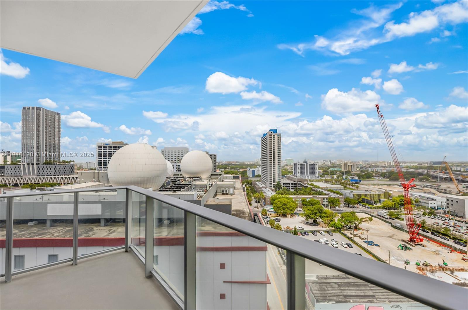 PARAMOUNT MIAMI WORLDCENT - Residential