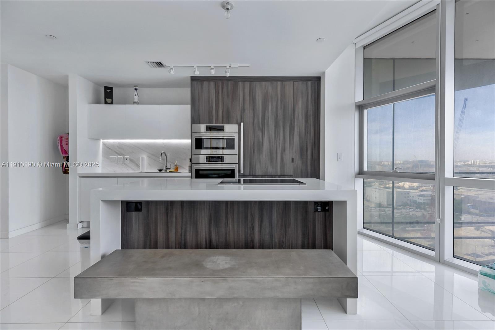 PARAMOUNT MIAMI WORLDCENT - Residential
