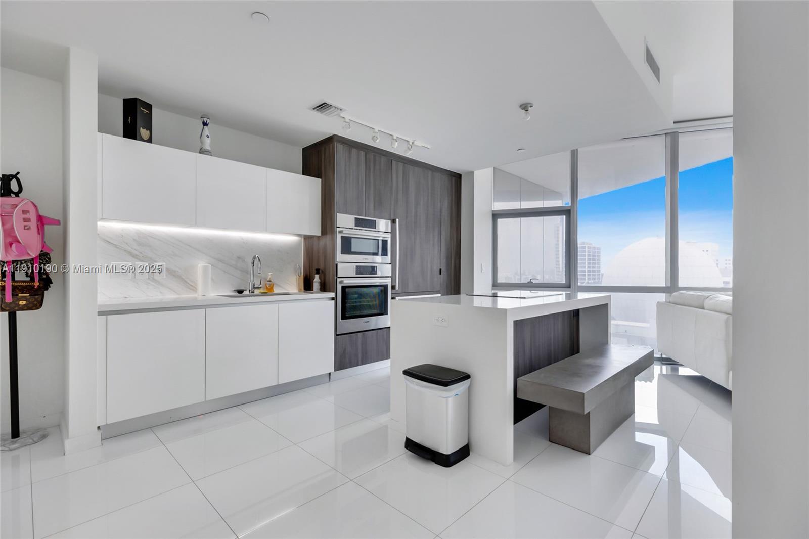 PARAMOUNT MIAMI WORLDCENT - Residential