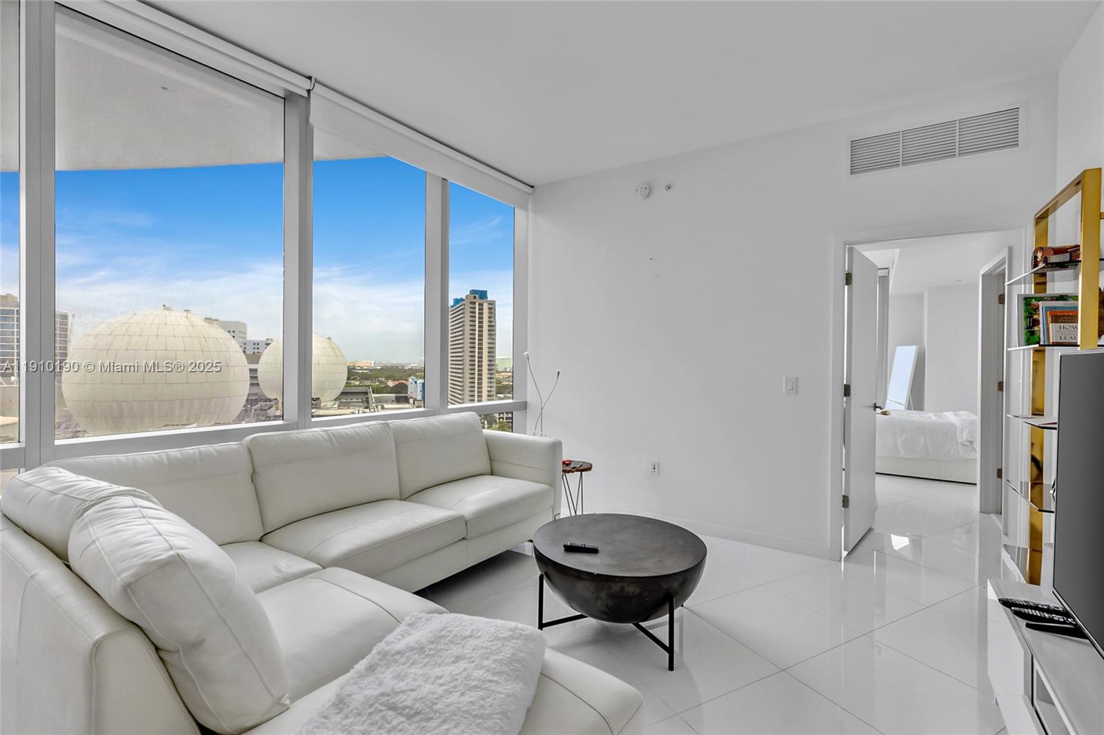 PARAMOUNT MIAMI WORLDCENT - Residential