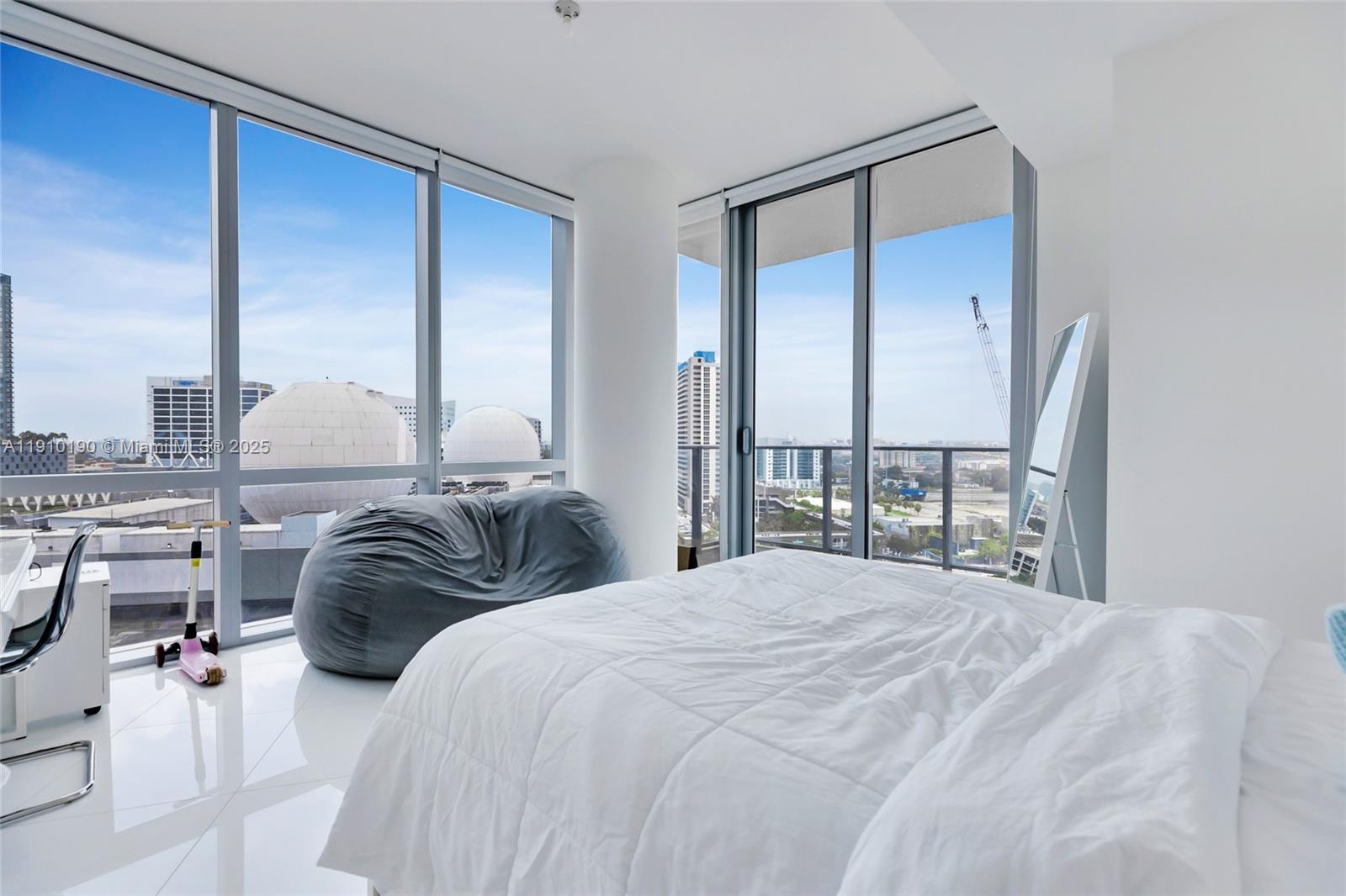 PARAMOUNT MIAMI WORLDCENT - Residential