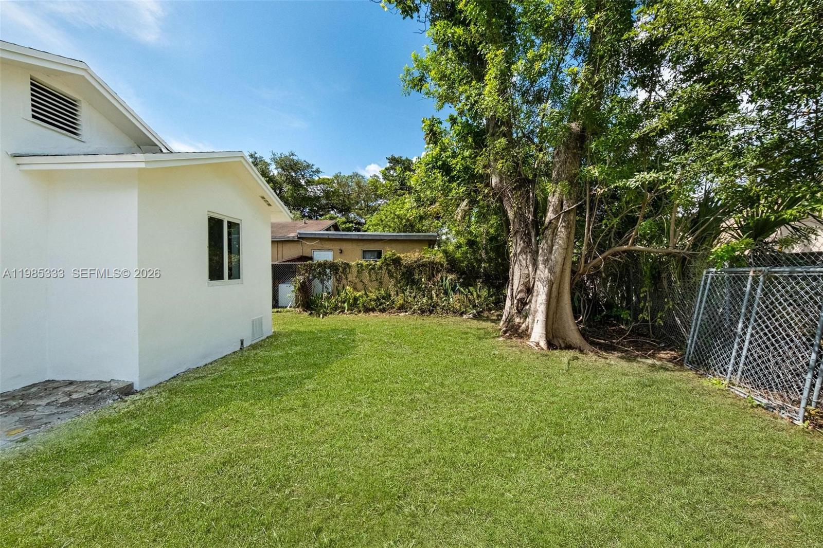 BUENA VISTA GARDENS EXTEN - Residential Lease