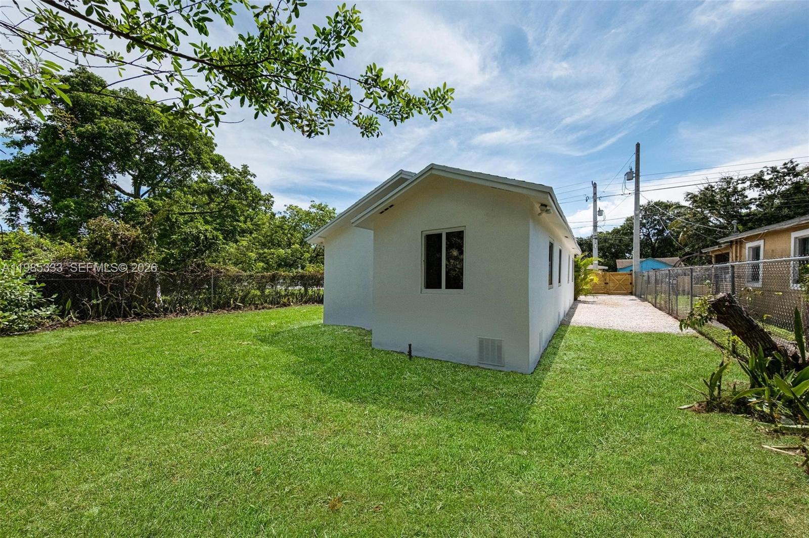 BUENA VISTA GARDENS EXTEN - Residential Lease