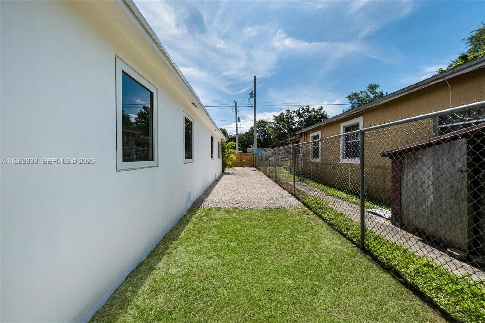 BUENA VISTA GARDENS EXTEN - Residential Lease