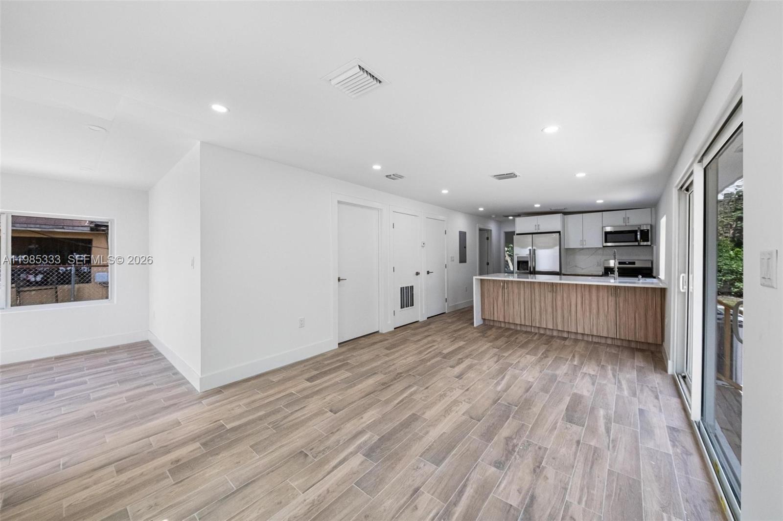 BUENA VISTA GARDENS EXTEN - Residential Lease