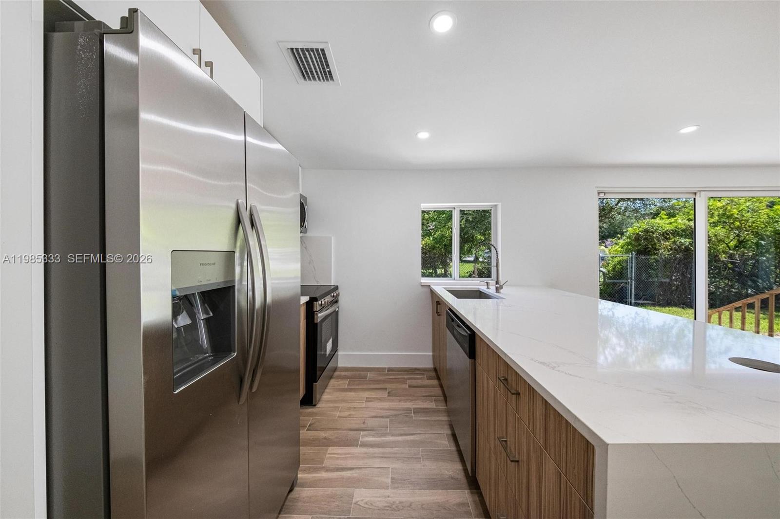 BUENA VISTA GARDENS EXTEN - Residential Lease