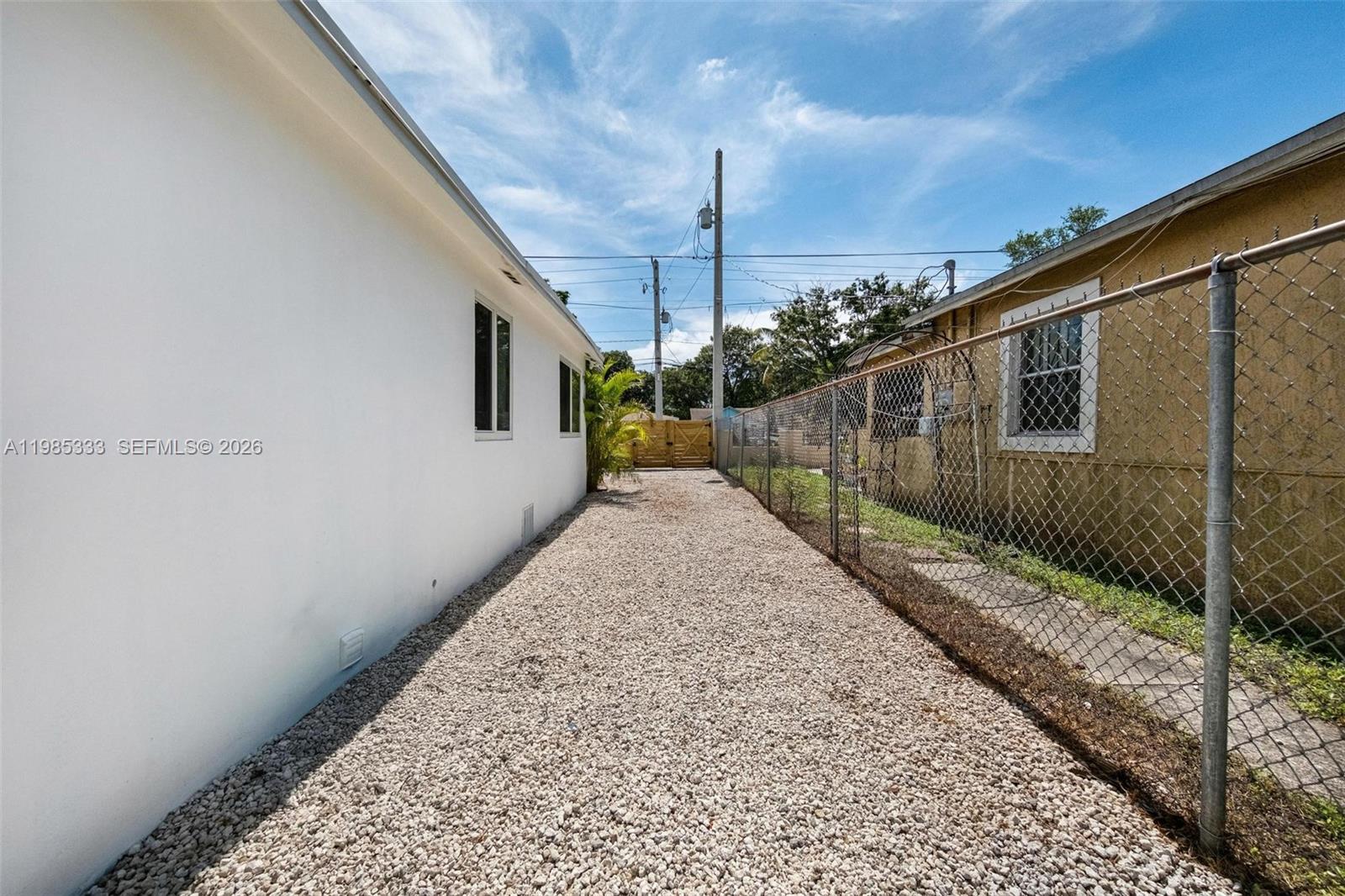 BUENA VISTA GARDENS EXTEN - Residential Lease