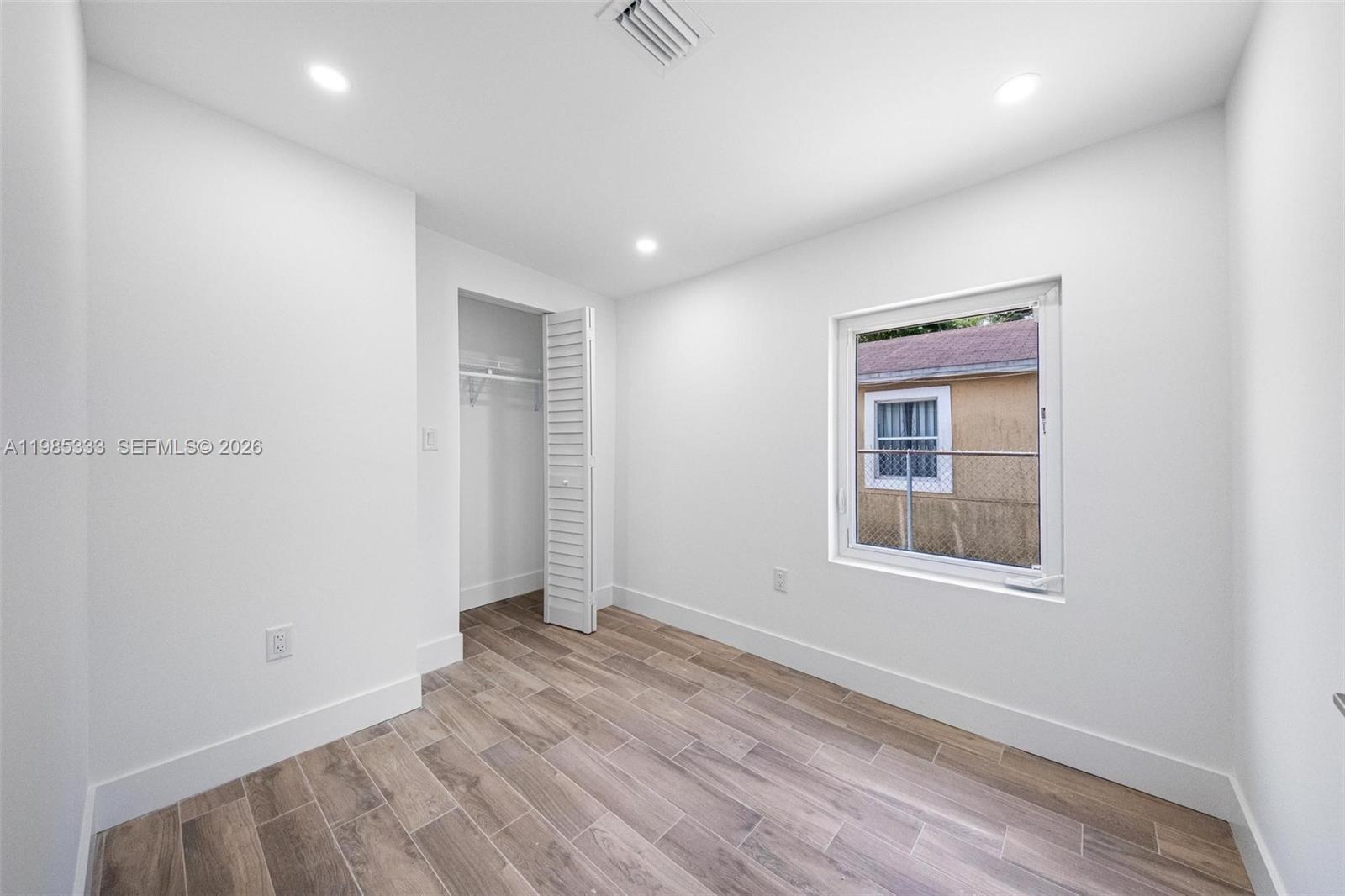 BUENA VISTA GARDENS EXTEN - Residential Lease