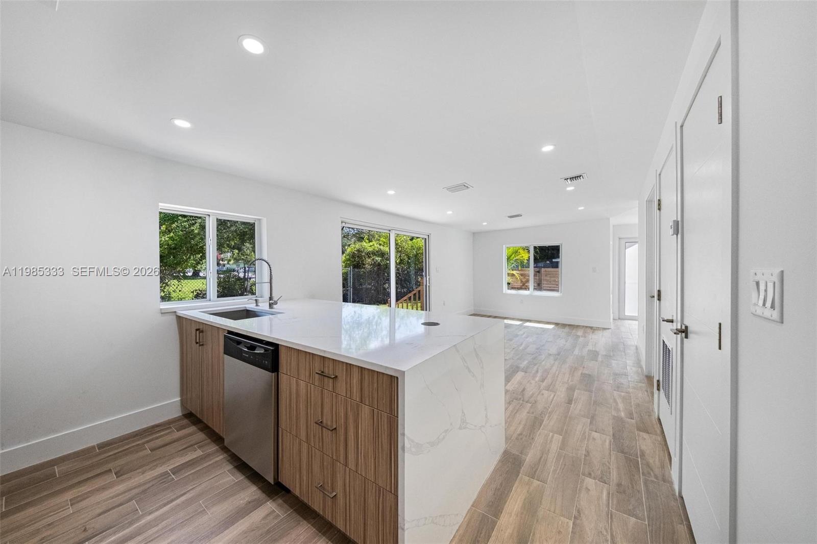 BUENA VISTA GARDENS EXTEN - Residential Lease