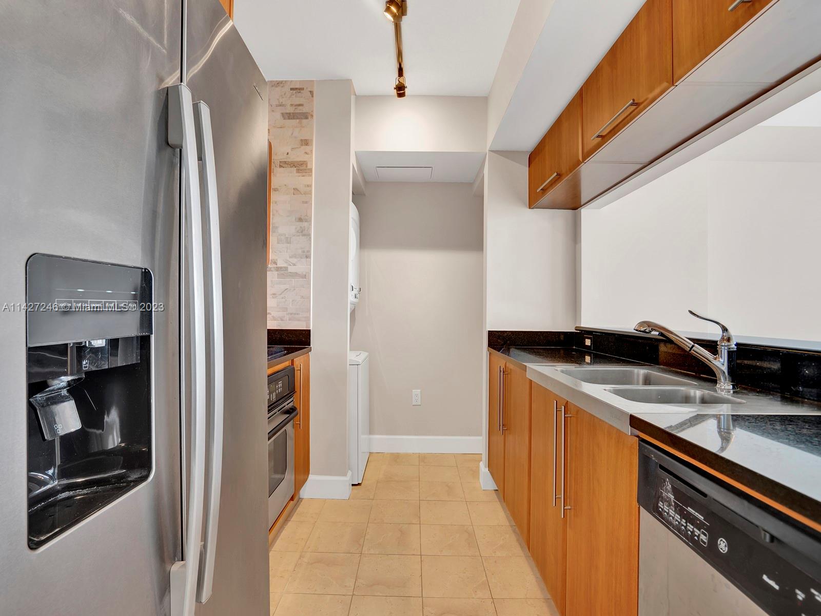 SYMPHONY NORTH CONDO - Residential Lease