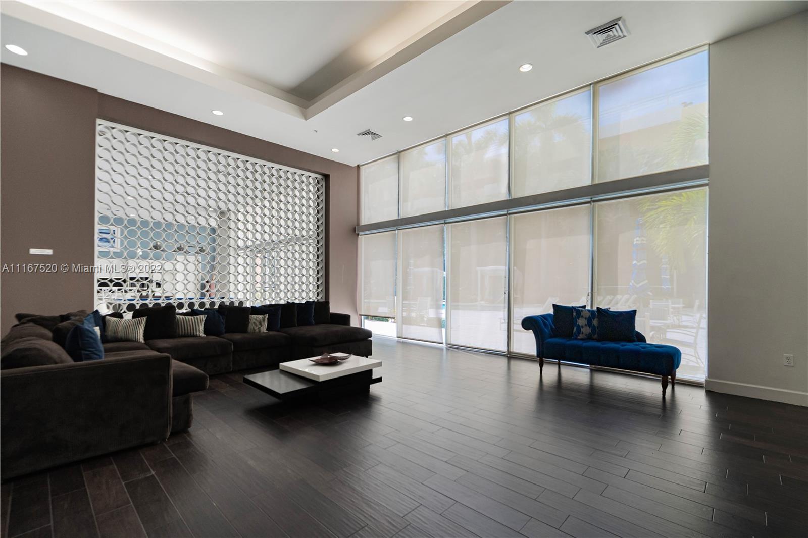 VENTURE AT AVENTURA EAST - Residential