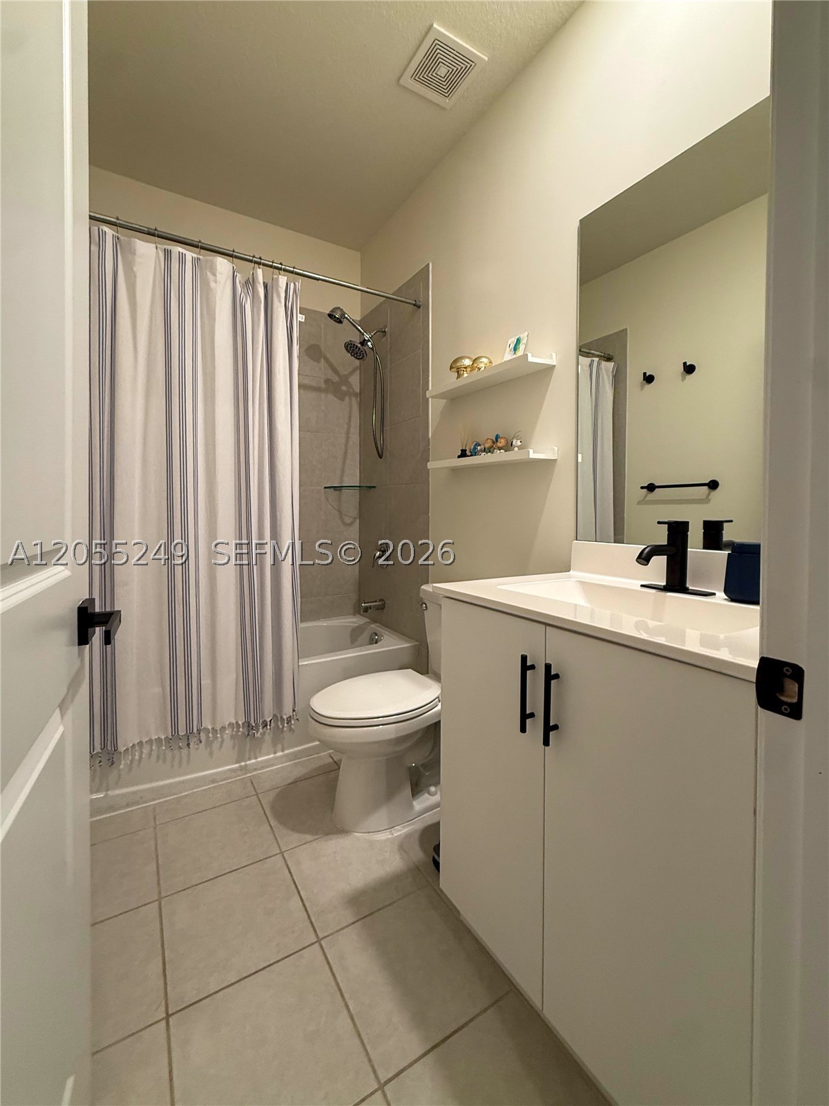 AQUABELLA NORTH - Residential