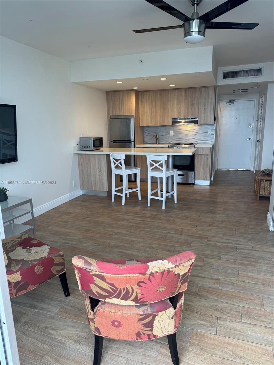 HOME TOWER CONDO - Residential