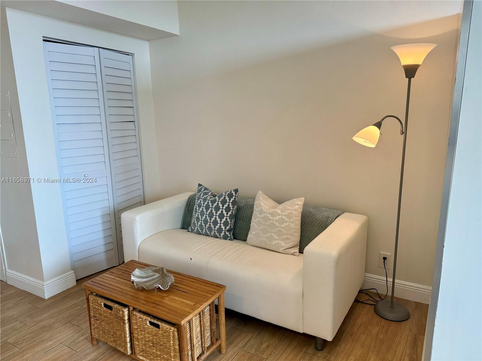 HOME TOWER CONDO - Residential
