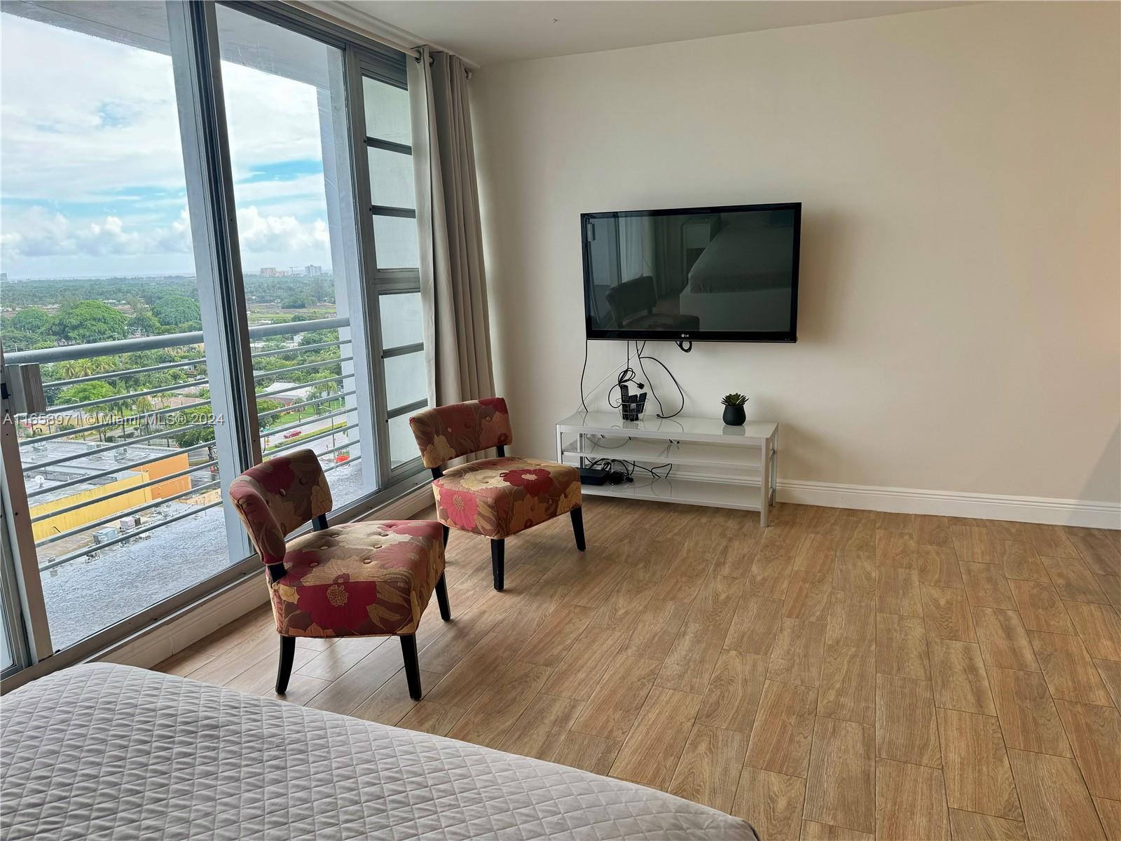 HOME TOWER CONDO - Residential