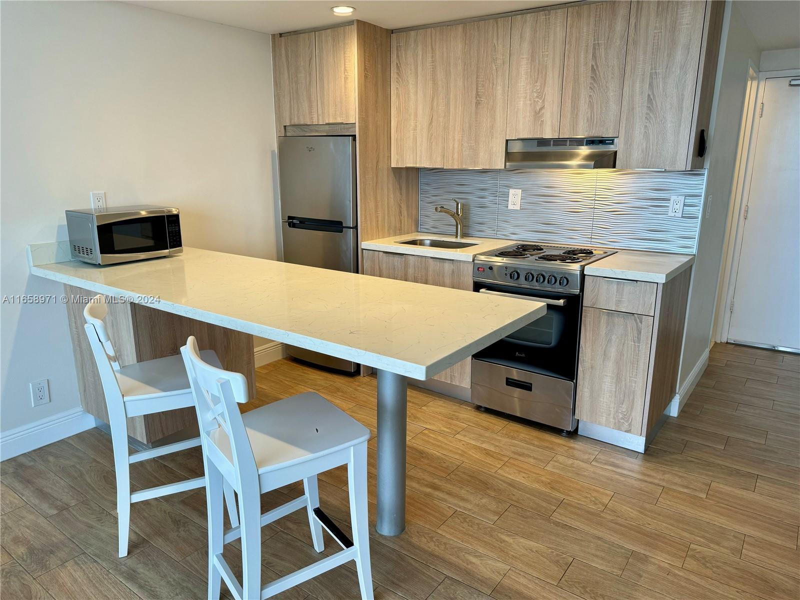 HOME TOWER CONDO - Residential