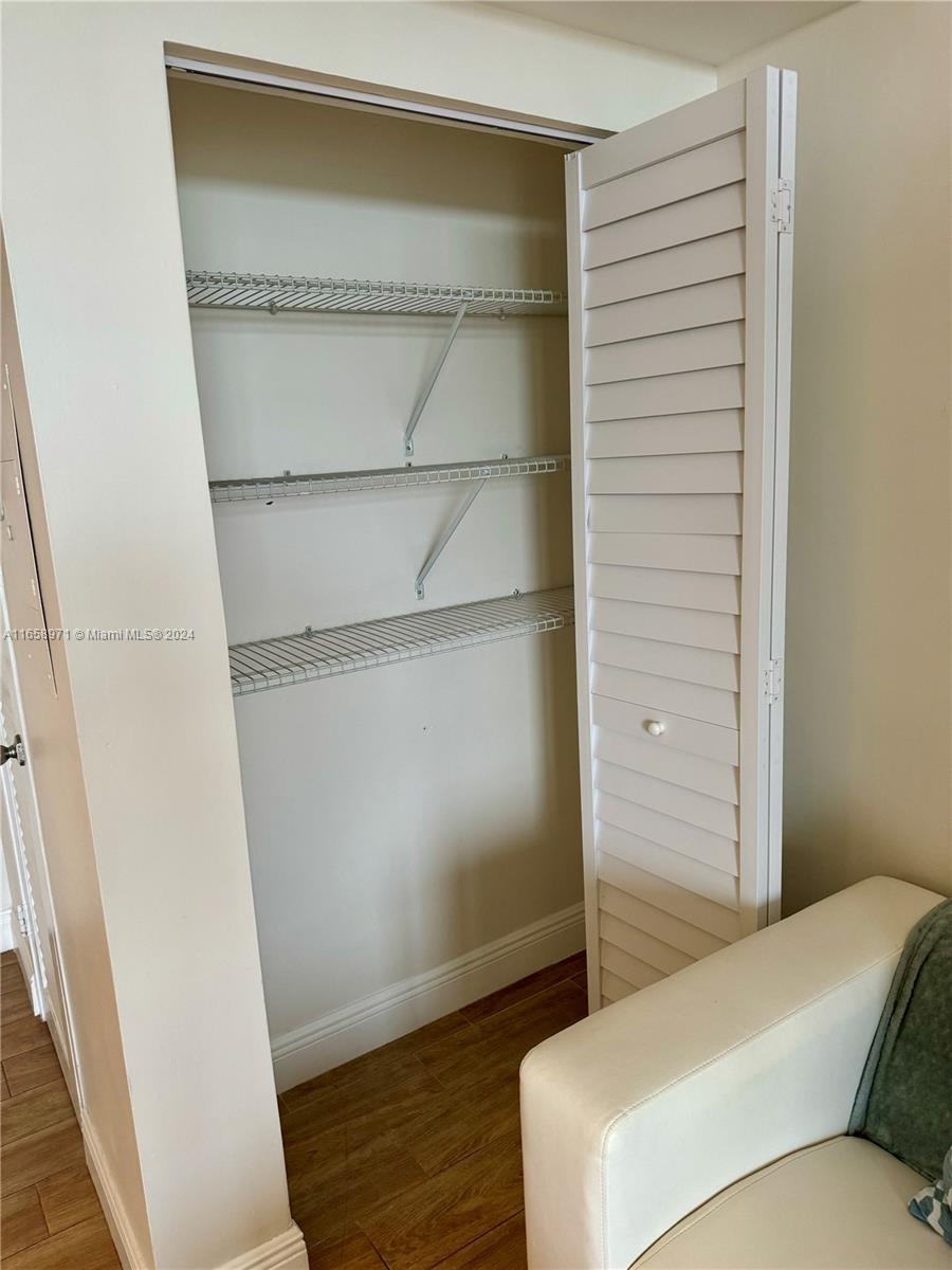 HOME TOWER CONDO - Residential