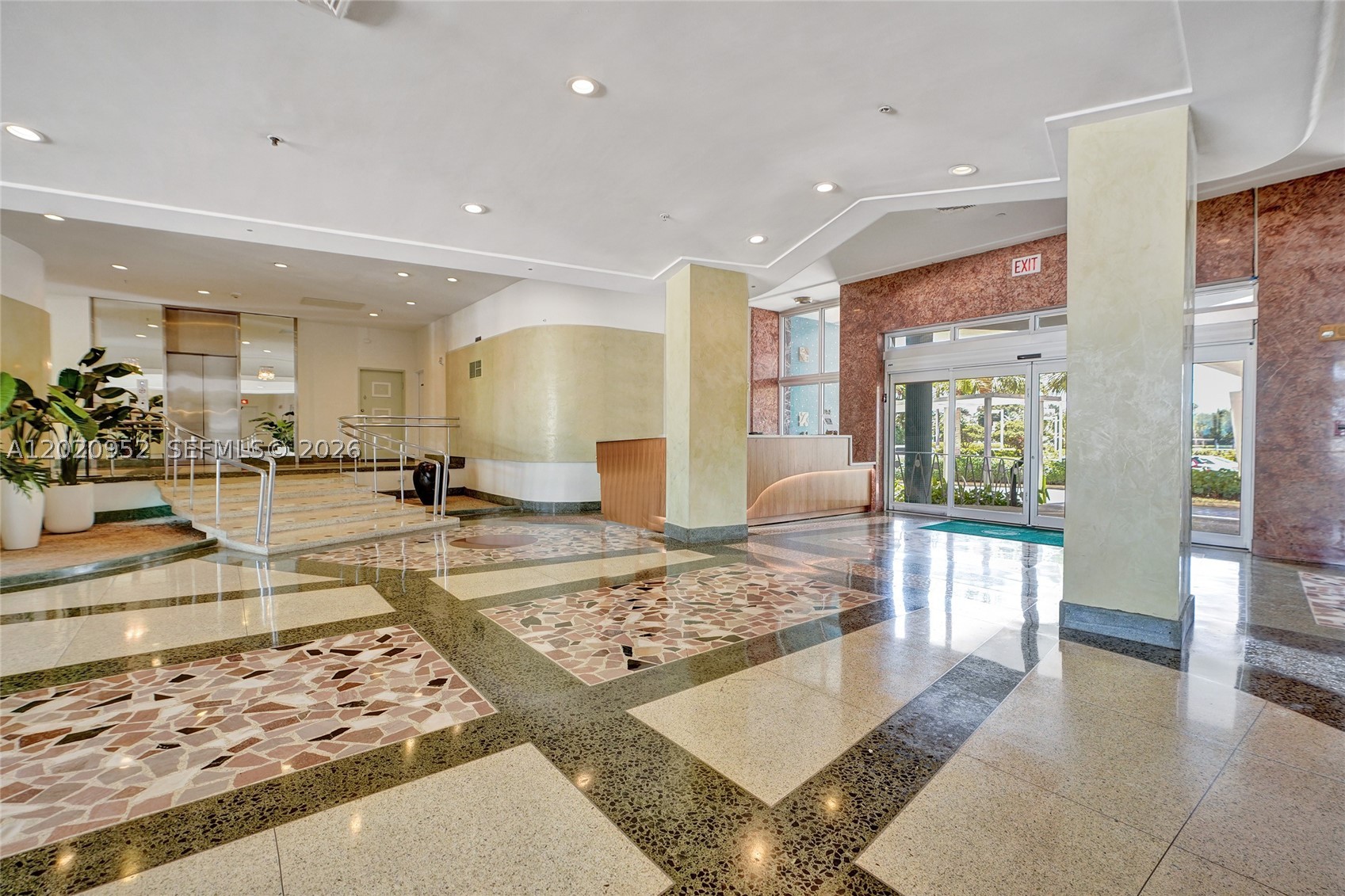 THE EXECUTIVE CONDO - Residential