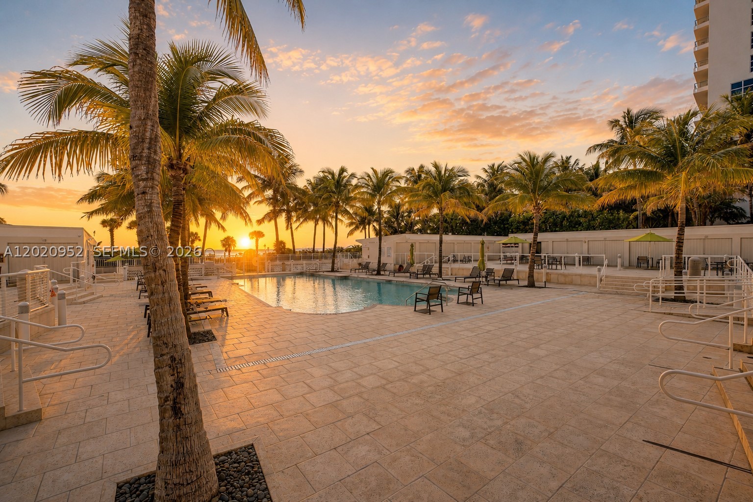 THE EXECUTIVE CONDO - Residential
