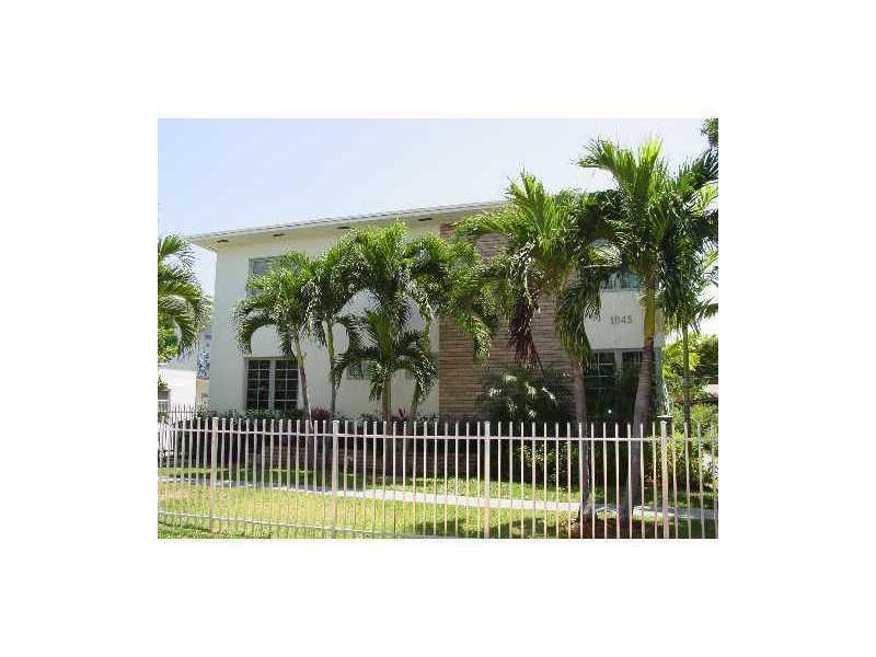 BEAUTIFUL  1 be/1 BA APARTMENT 100%TOTALLY REMODELED UNIT LOCATED IN THE HEART OF SOBE!! FULLY FURNISHED CONTEMPORARY RESIDENCE INCLUDING HARDWOOD FLOORS, CENTRAL A/C, HIGH IMPACT WINDOWS, HARDWOOD CABINETS, PHILLIPE STARK BATHROOM DESIGN TOUCHES, WASHER  AND DRYER INSIDE THE UNIT !! EASIER STREET PARKING , WALKING DISTANCE TO THE FLAMINGO PARK, BEACHES, ALTON ROAD, HEALTHY STORES, RESTAURANTS,MONDRIAN HOTEL & CAFES AND MUCH MORE !! PUBLIC SWIMMING POOL AND STADIUM ACROSS THE STREET! ENJOY!