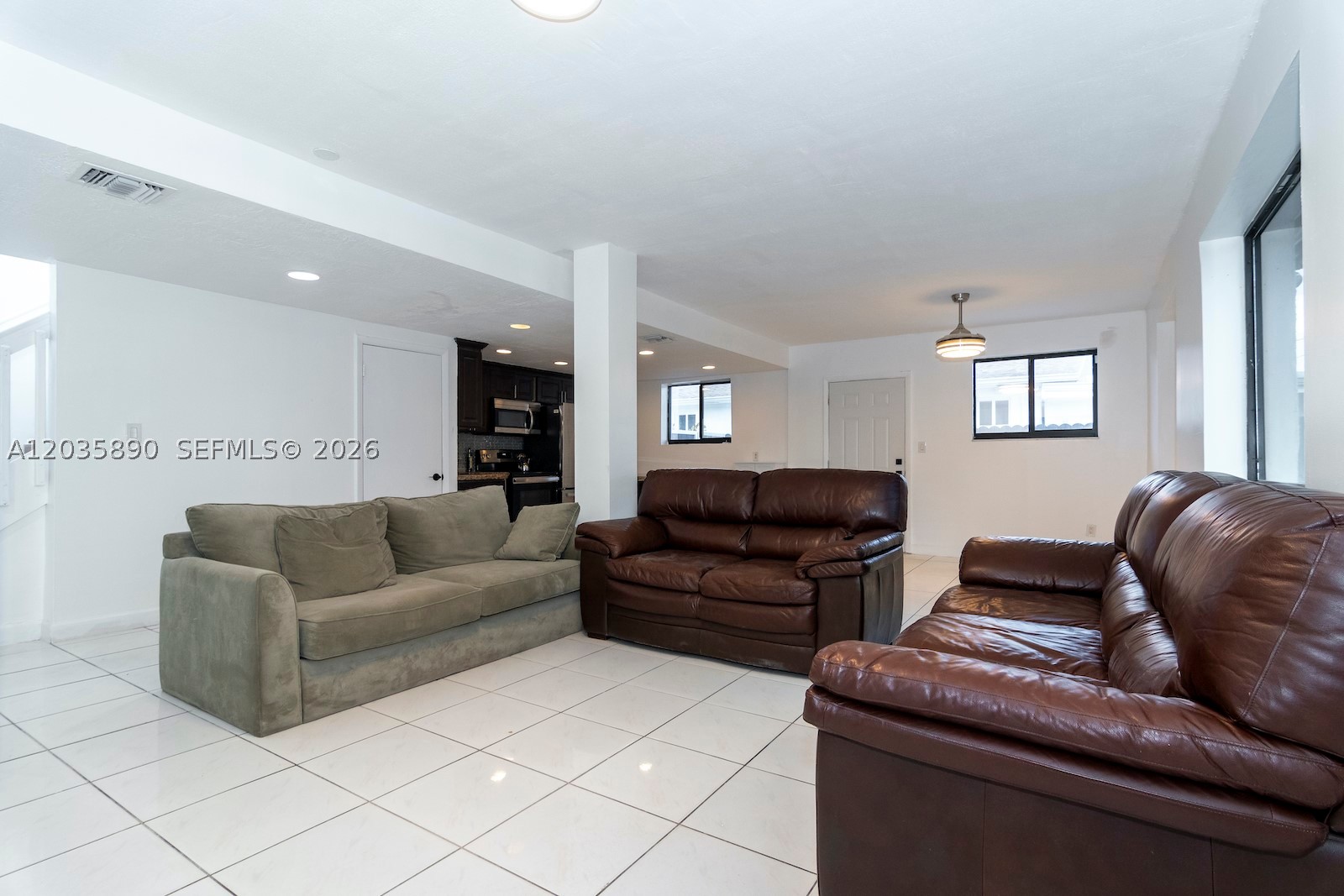CORAL VILLAS REV - Residential Lease