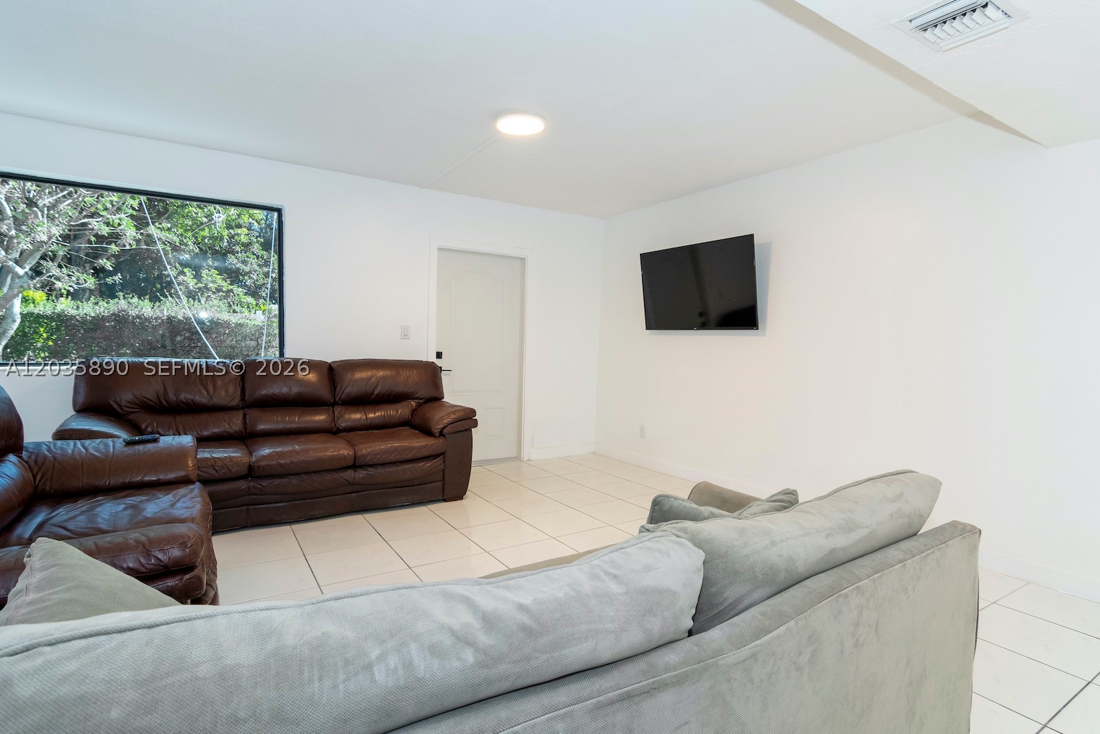 CORAL VILLAS REV - Residential Lease
