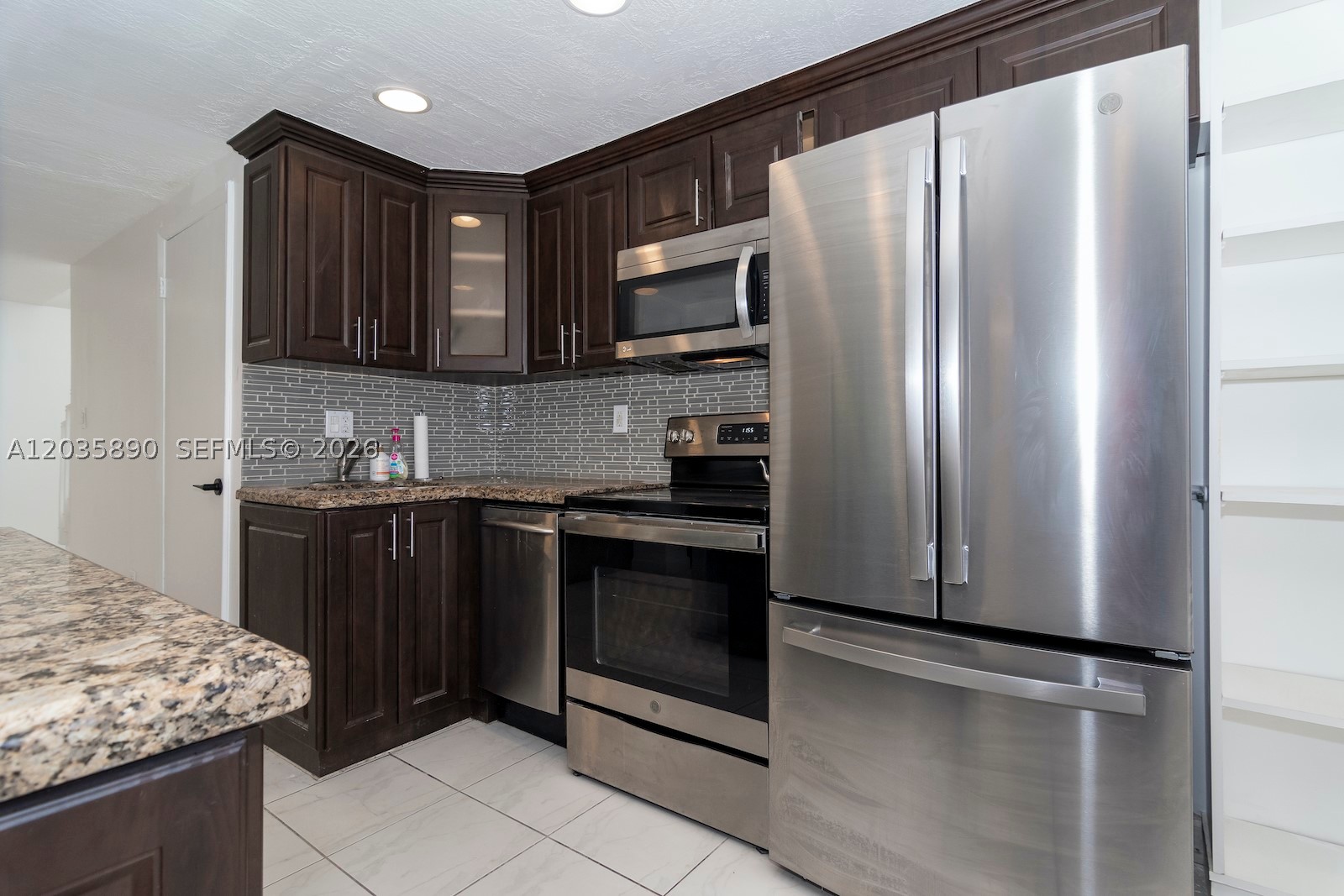 CORAL VILLAS REV - Residential Lease