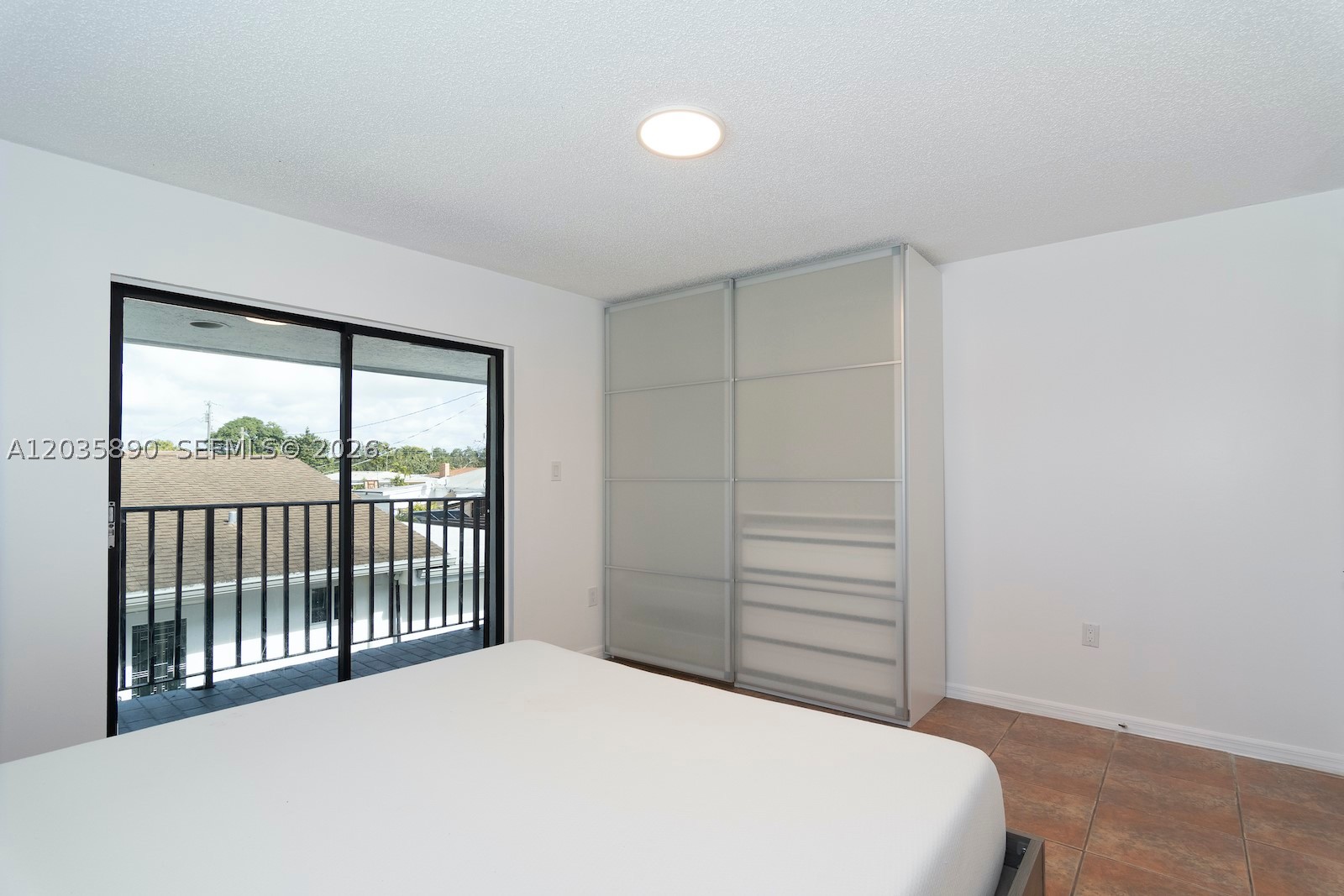 CORAL VILLAS REV - Residential Lease