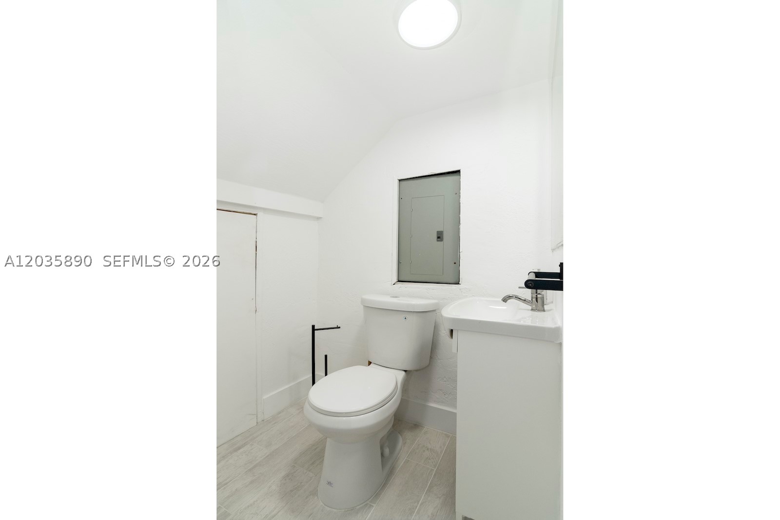CORAL VILLAS REV - Residential Lease