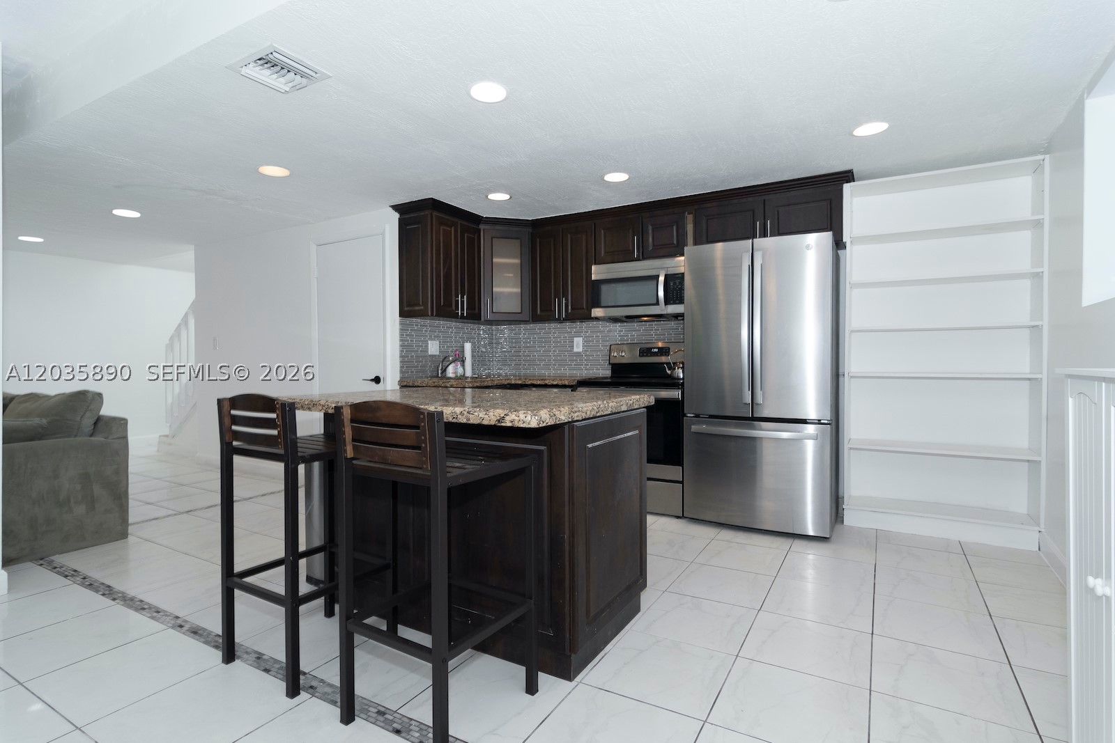 CORAL VILLAS REV - Residential Lease