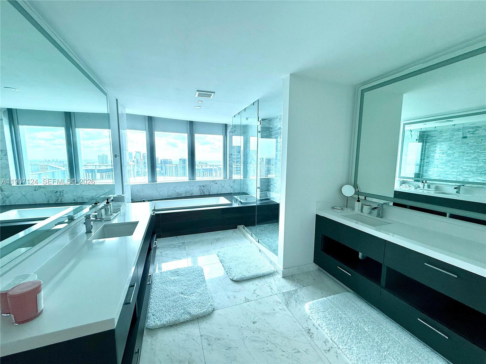 PARAMOUNT MIAMI WORLDCENT - Residential