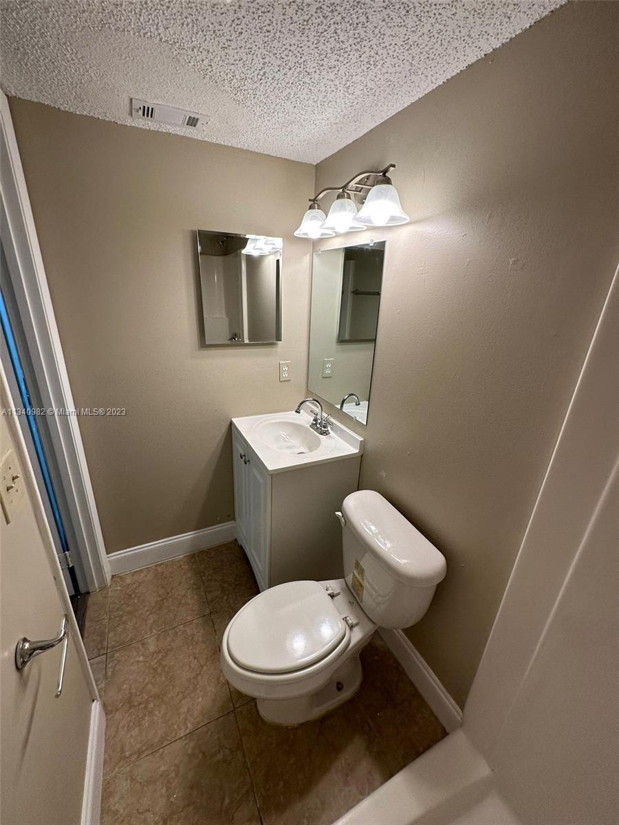 THE HEMINGWAY, A CONDOMIN - Residential Lease