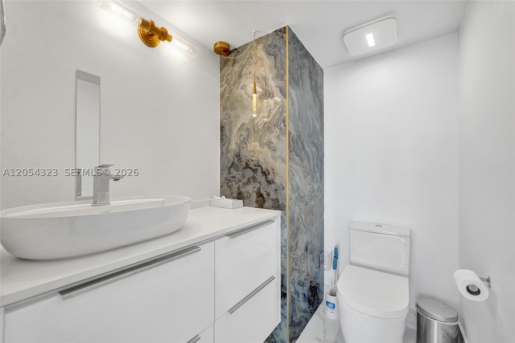 SUMMIT CONDO - Residential Lease