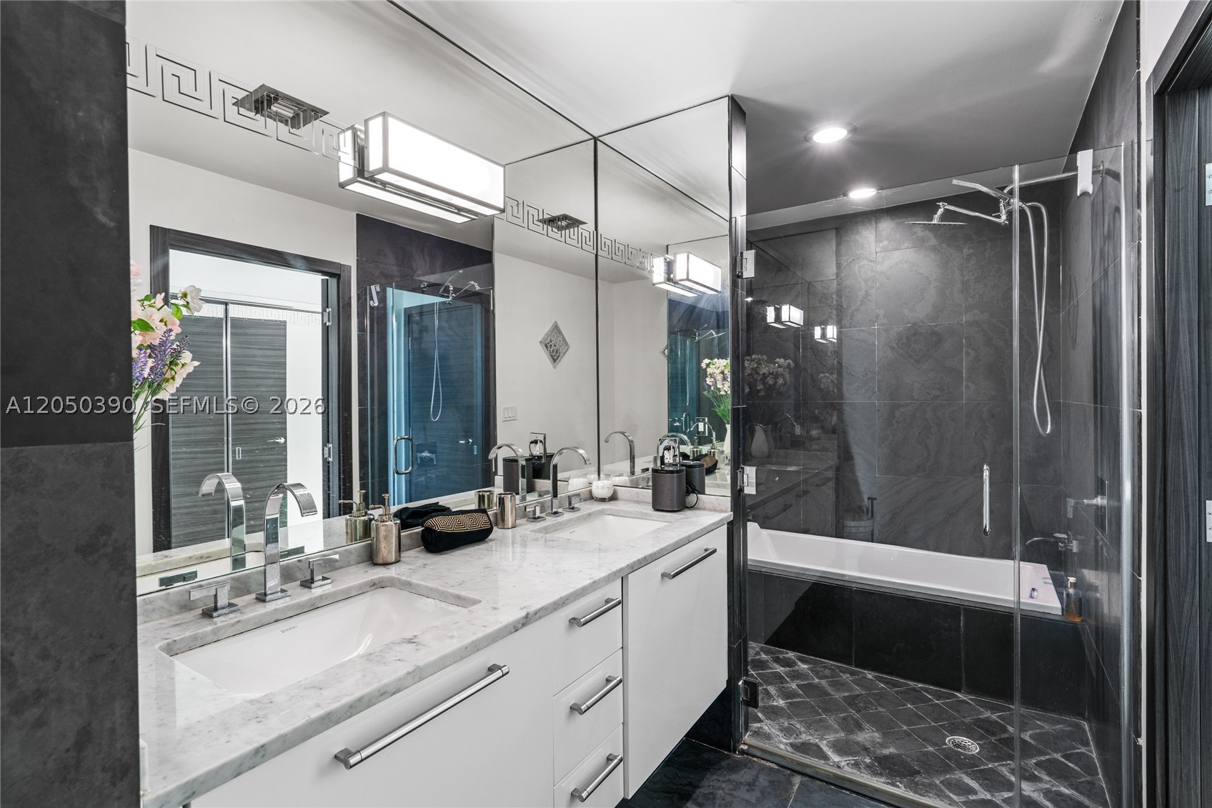 900 BISCAYNE BAY CONDO - Residential Lease