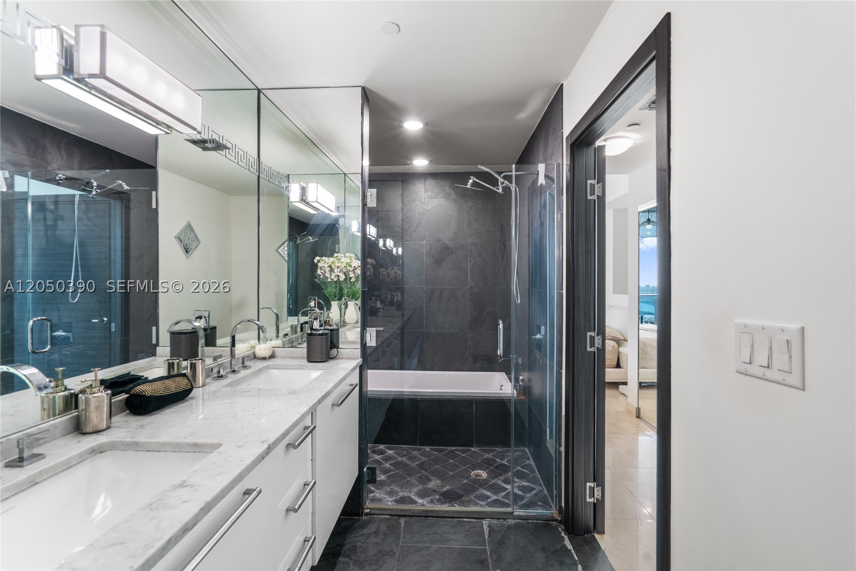 900 BISCAYNE BAY CONDO - Residential Lease