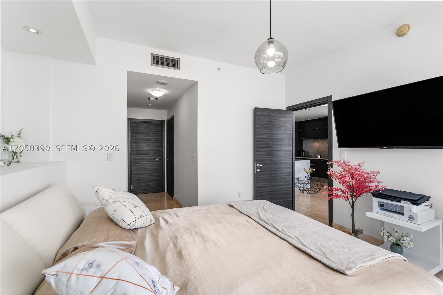900 BISCAYNE BAY CONDO - Residential Lease