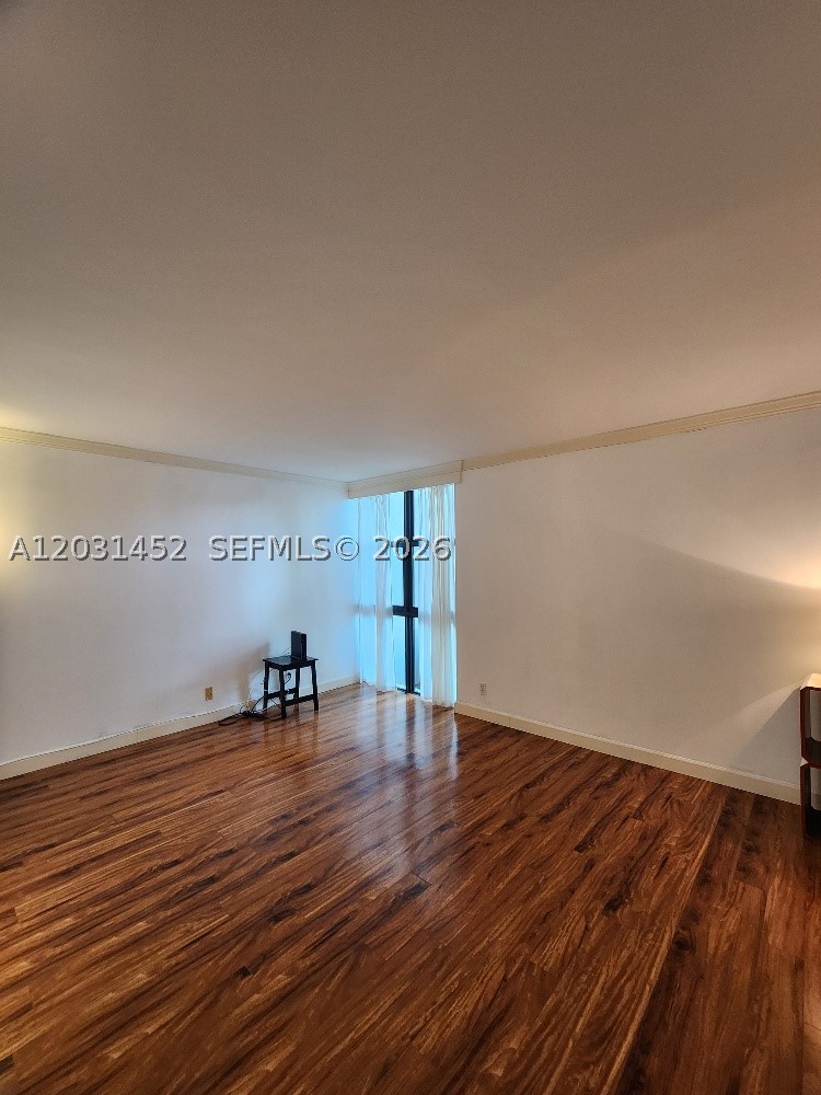 RIVER REACH CONDOMINIUM V - Residential