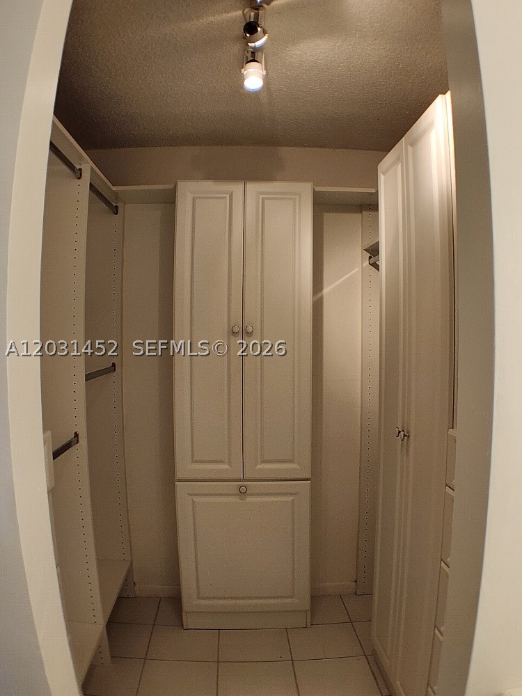 RIVER REACH CONDOMINIUM V - Residential